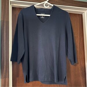 Navy V-Neck Top. 1X. MUST BE BUNDLED